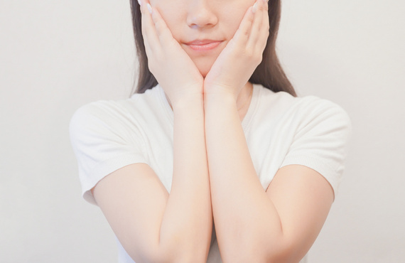 顔のむくみに関するお悩みに真摯にお応えします | 四条烏丸の小顔矯正なら信頼と実績のあるシンメトリー四条烏丸店